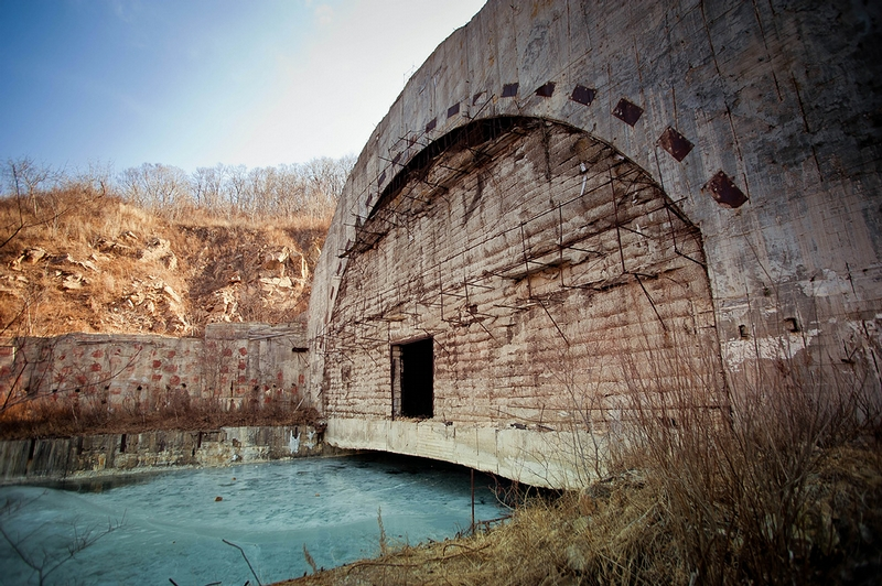 Illustration for article titled Journey into the Dystopian World of Abandoned Soviet Submarine Bases